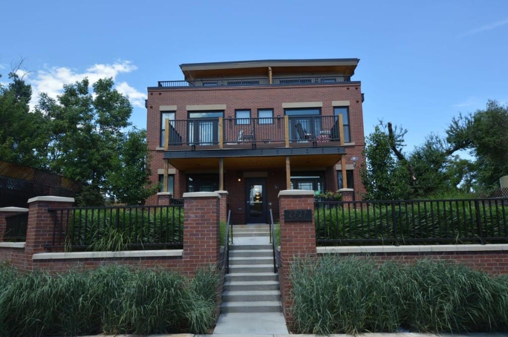 2727 W 33rd