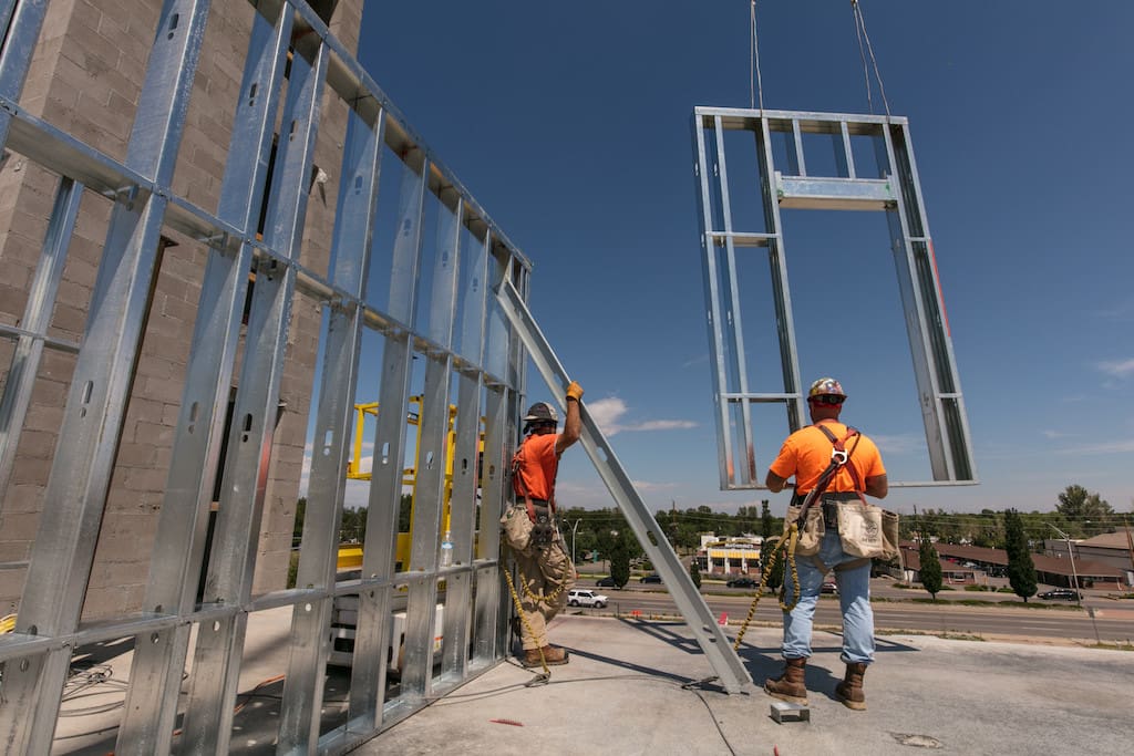 Fastwalls - Holiday Inn Express, Aurora